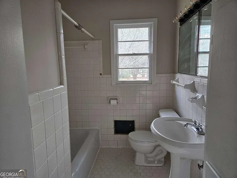 606 Viewpoint Dr — Photo 6