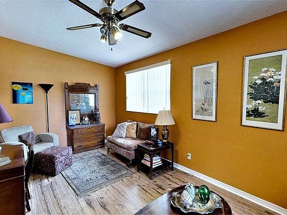 2nd image of 123 Shannon Dr