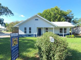 305 E Main St, Grandview, TX 76050