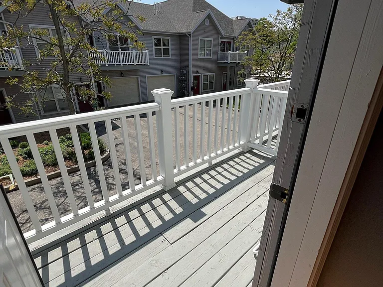 635 E Dayton St — Photo 23