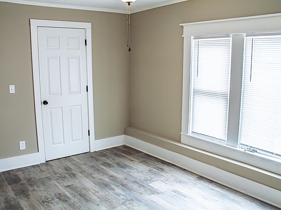 4th image of 2707 College Ave