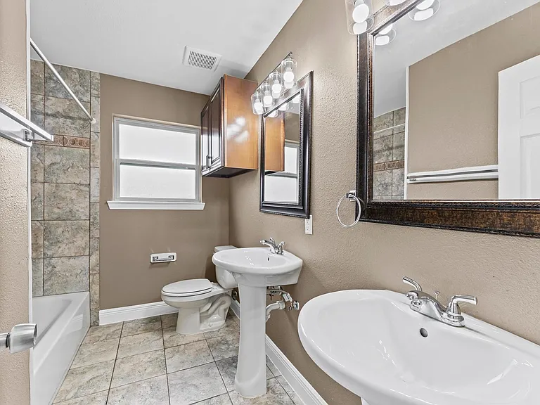 5646 Belmark St — Photo 12