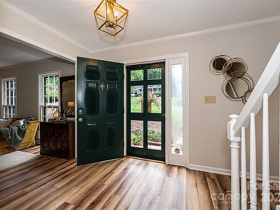 5th image of 4731 Meadowridge Dr