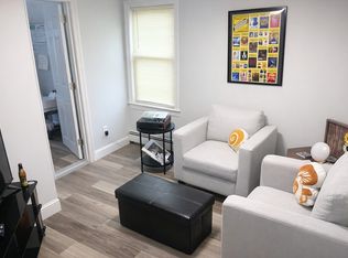 15 Rock St UNIT 1, Bristol, RI 02809