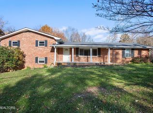 416 Kendall Rd, Knoxville, TN 37919