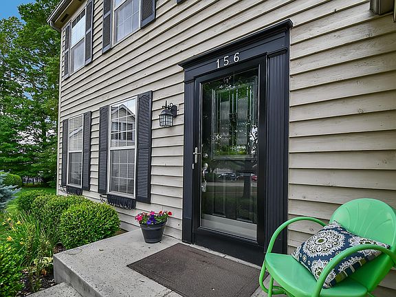 4th image of 156 Royal Farm E