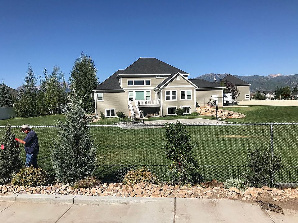 2nd image of 2445 S Huckleberry Ct