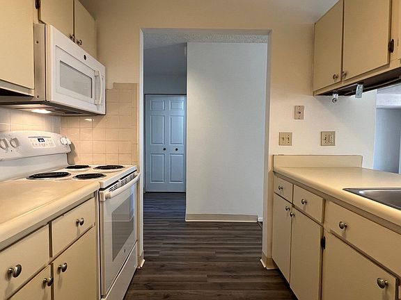 4th image of 1445 E Pond Dr APT 22