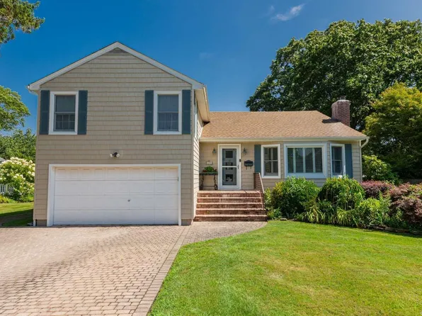 150 S Bay Avenue, Brightwaters, NY 11718