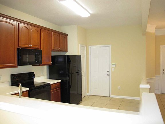 3rd image of 6206 Castelven Dr Unit 105