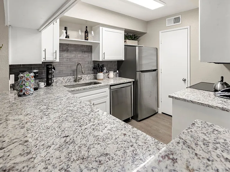 Jade Ridge Apartments — Photo 68