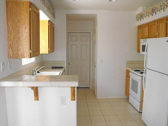 2nd image of 3391 Truckee Dr