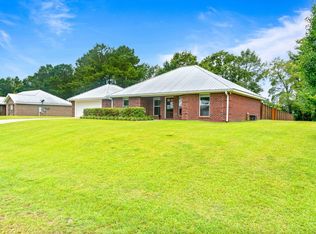 68 Nicolaus Dr, Hattiesburg, MS 39402