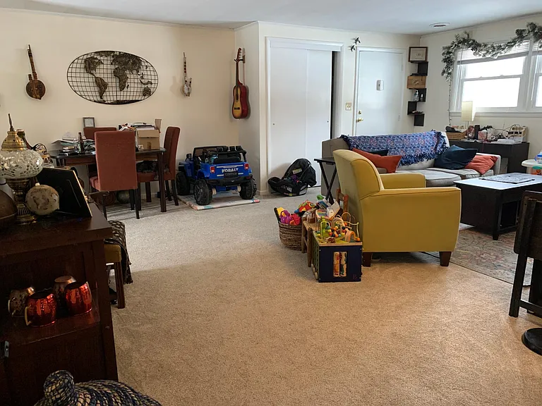 218 Tareyton Dr #1 — Photo 13