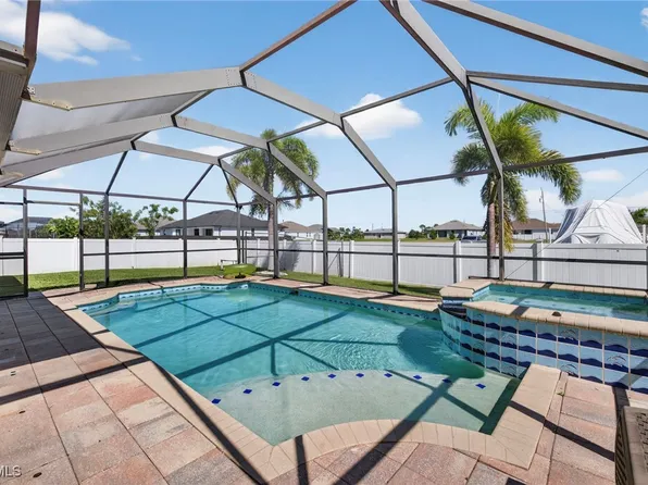 1633 NW 37th Pl, Cape Coral, FL 33993
