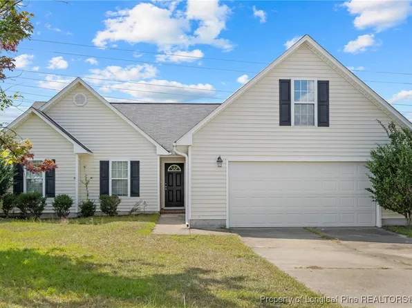 2416 Camp Lejeune Ct, Hope Mills, NC 28348