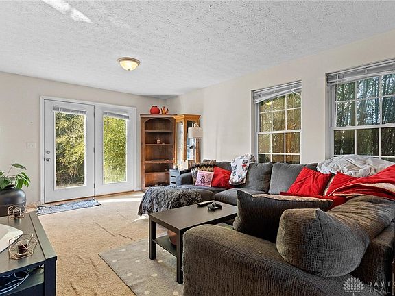 5th image of 2817 Winton Dr