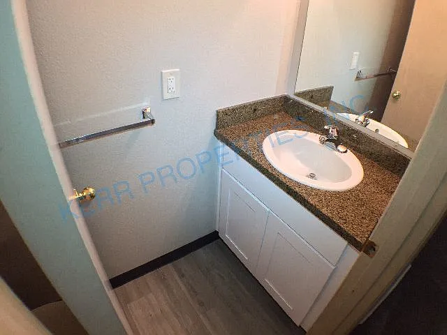 2219 SE Reedway St — Photo 7