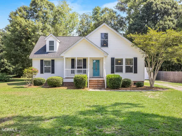 116 Schley Avenue, Lake Waccamaw, NC 28450