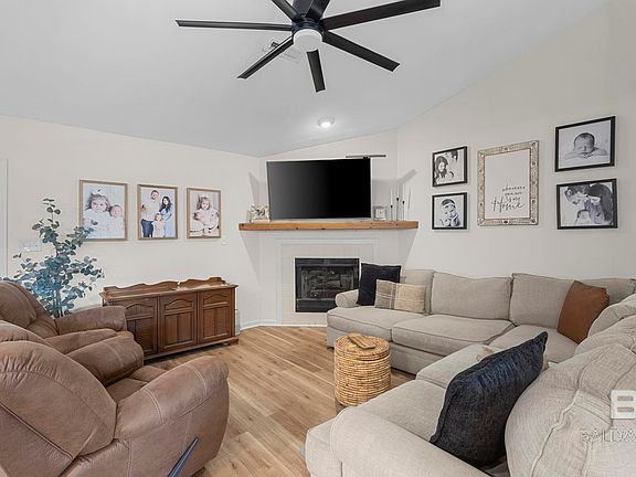 4th image of 24394 Lauder Pl