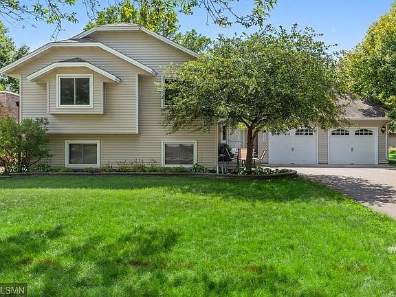 2nd image of 3895 Harbor Ln N