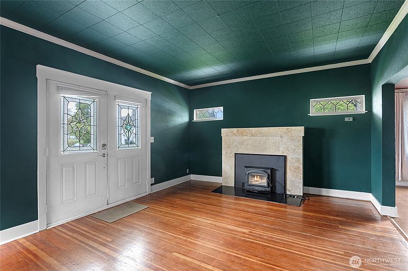 5th image of 832 N Pearl Street