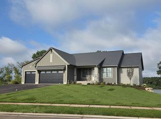 1053 Hart Lake Ave, New Richmond, WI 54017