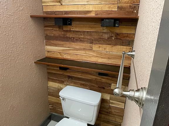 5th image of 4012 W Eisenhower Blvd APT 5