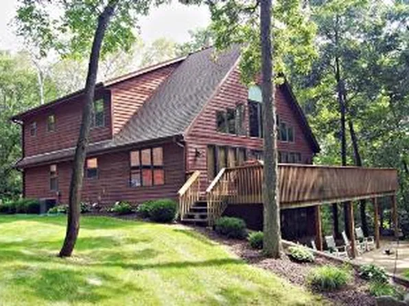 W2247 Beulah Hghts Rd, East Troy, WI 53120