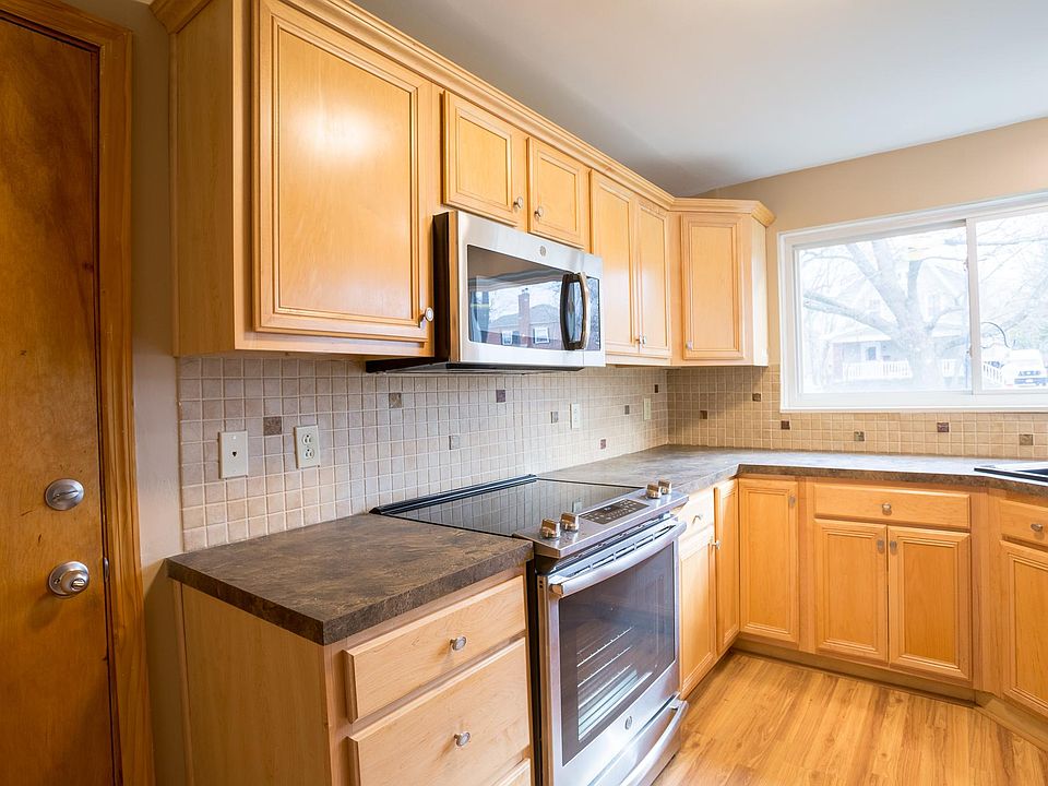 1st image of 423 Lonsdale Ave