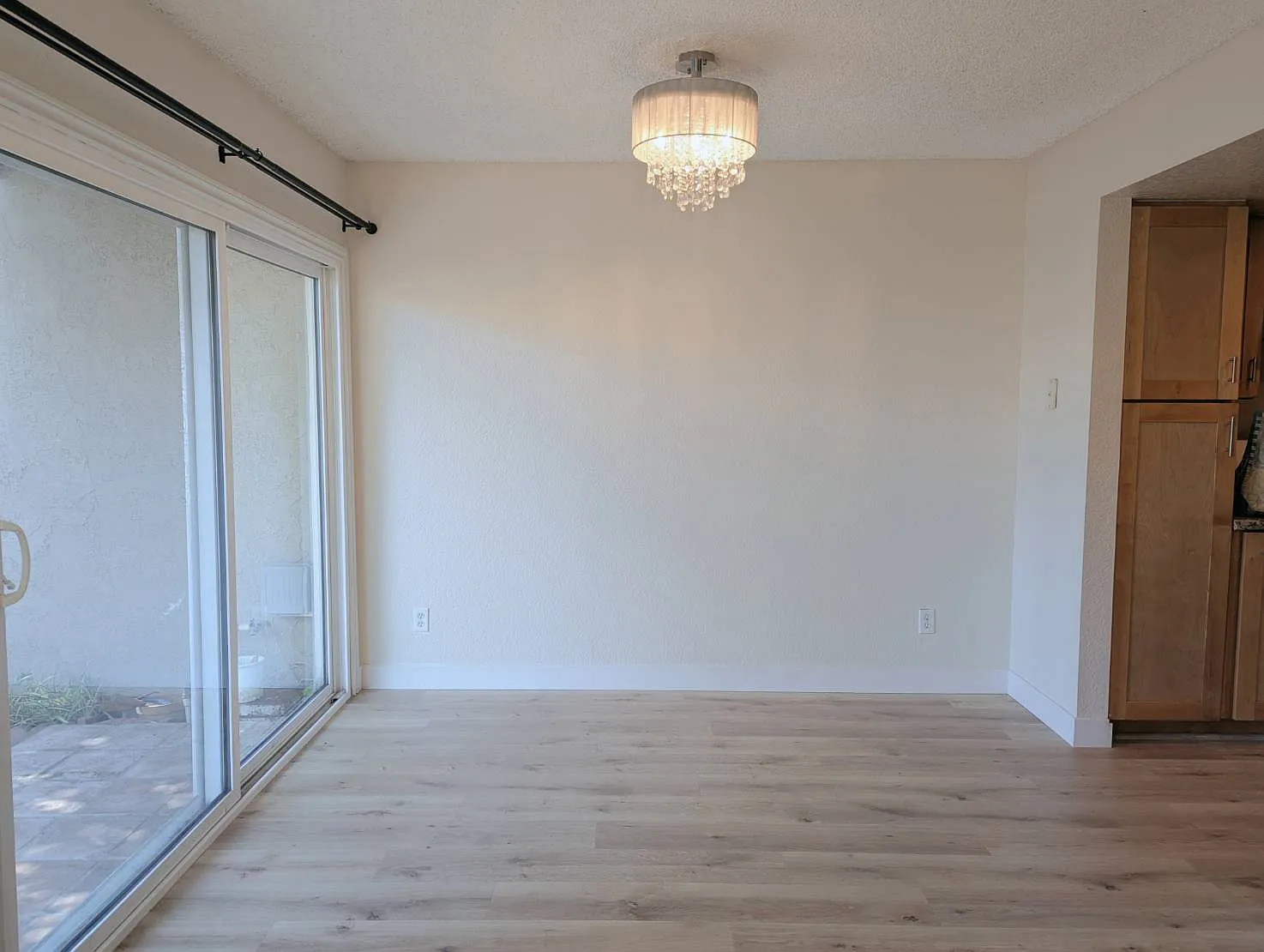 2030 Indiana St — Photo 2