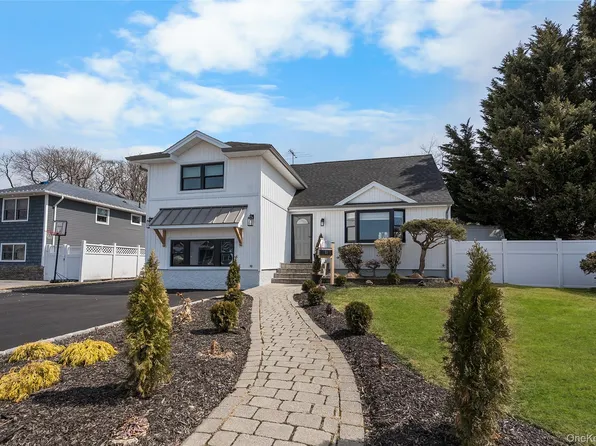 53 Elizabeth Drive, Bethpage, NY 11714