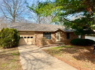 1003 N 14th Ave, Ozark, MO 65721