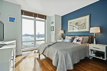 Sold by Avenue Sotheby's International Realty