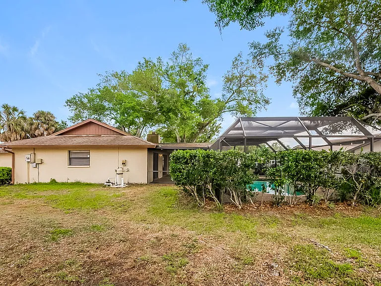 4725 Country Oaks Blvd — Photo 16
