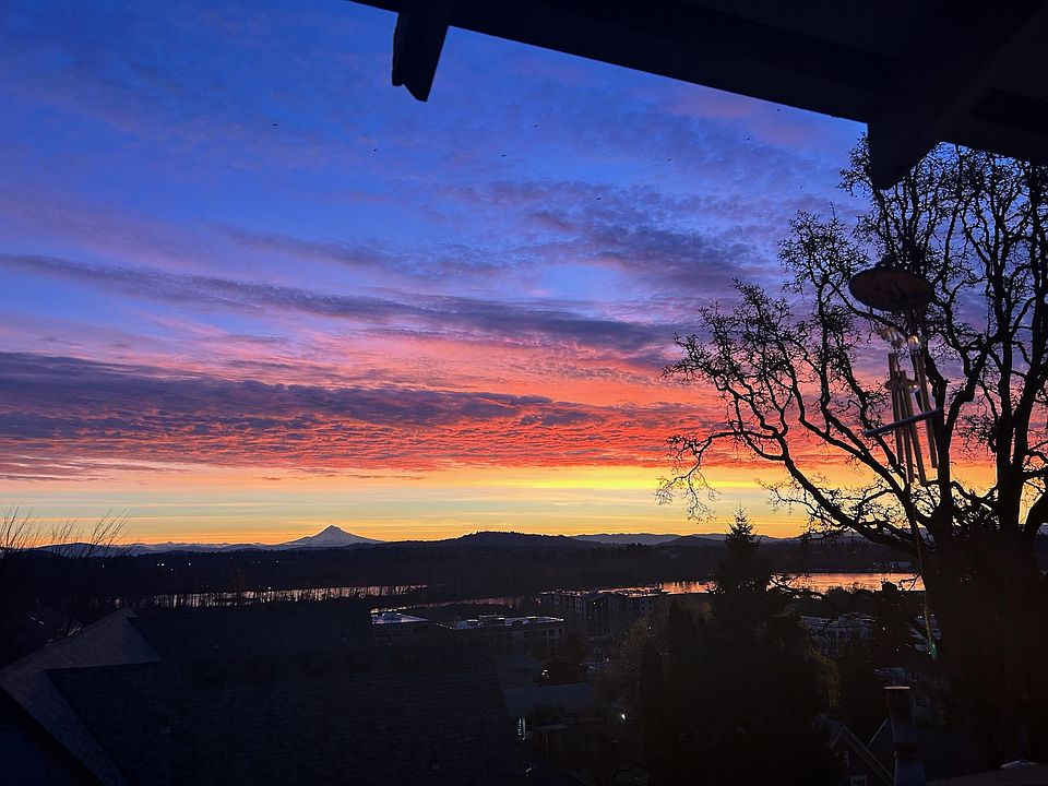 Beautiful sunsets from your deck and apartment!