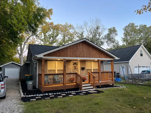 22824 Lake Way, Farmington, MI 48336