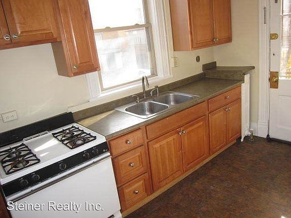3rd image of 5926 Elwood St #2
