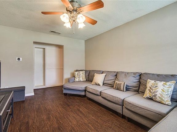 5th image of 1026 Donley Dr