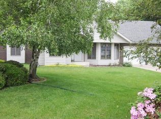 3822 Chimney Hill Dr, Valparaiso, IN 46383