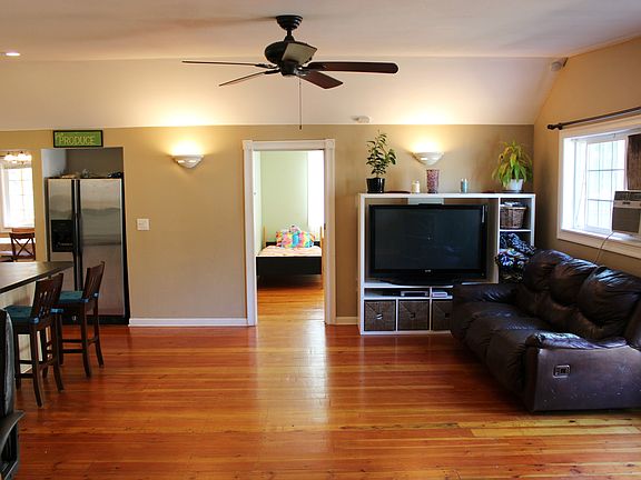 2nd image of 9904 Overlook Dr NW