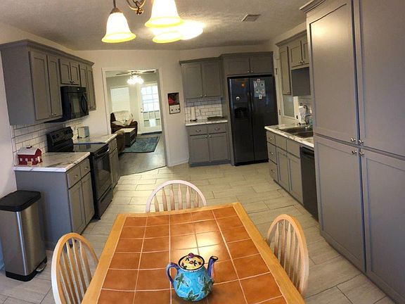 3rd image of 113 Cypress Grove Dr