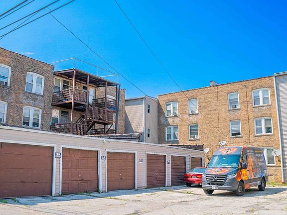 2nd image of 5055 W Waveland Ave #2