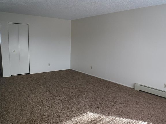 3rd image of 108 Camelot Ct APT 6