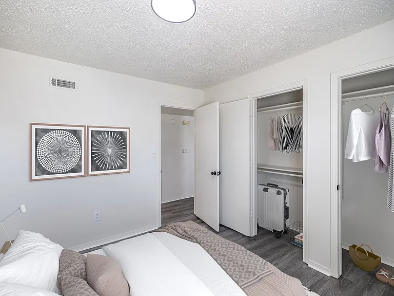 Crown Ridge Apartments — Photo 29