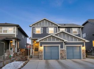 50 SW Legacy Glen Cmn SE, Calgary, AB T2X 3Y8