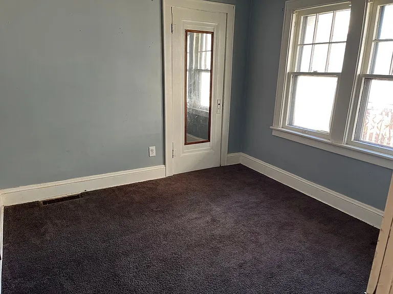 1005 Pardee Ave — Photo 4