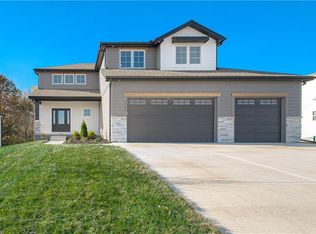 2326 Fishing Ln, Kearney, MO 64060