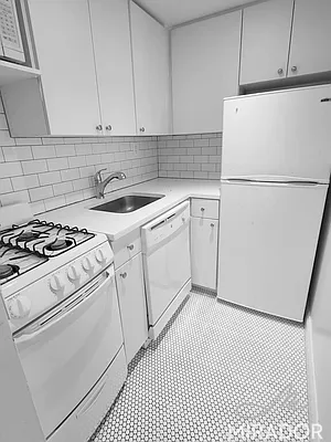 Rented by Mirador Real Estate | media 7