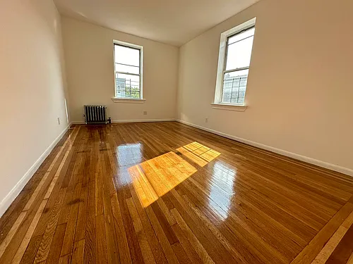 932 Bronx Park S #BA Photo 1